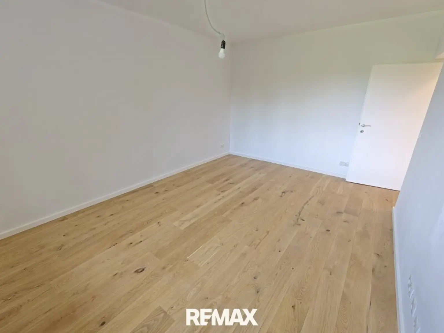 Schlafzimmer 1 - Perspektive zur Türe