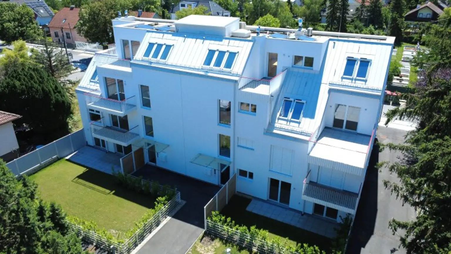 RUHELAGE TRIFFT WOHNGENUSS – Anlegerhit mir hochwertiger Ausstattung & Süd/West Balkon – Wohnen im Grünen
