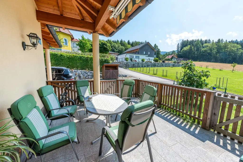 Bungalow mit Einliegerwohnung und großem Grundstück in sonniger Lage!
