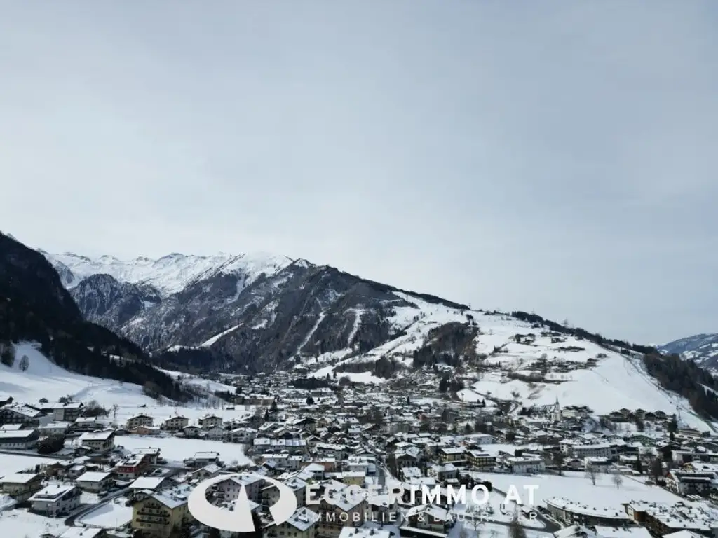 Living and Renting in the Heart of Kaprun – Exclusive Multi-Family House with Separate Apartment