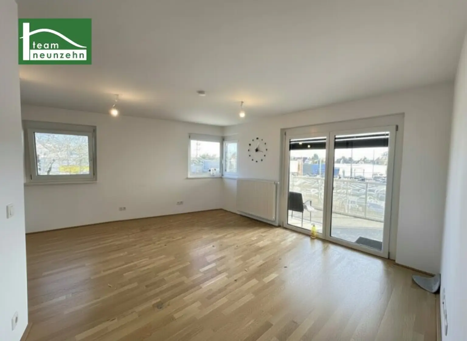 LEO 131 - Sonnige Eck-Wohnung mit großem Balkon und Einbauküche - U6 und S-Bahn Floridsdorf in 4 Busstationen