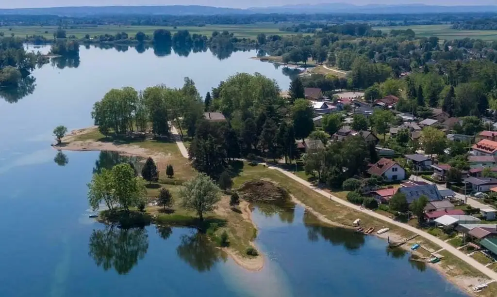 Zentral Kroatien: Charmantes kleines Haus am See