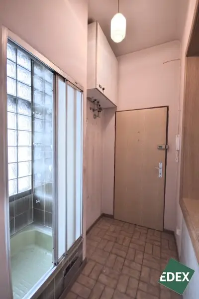 Kleines Sanierungsobjekt im 3. Stock – Altbauwohnung mit Potenzial