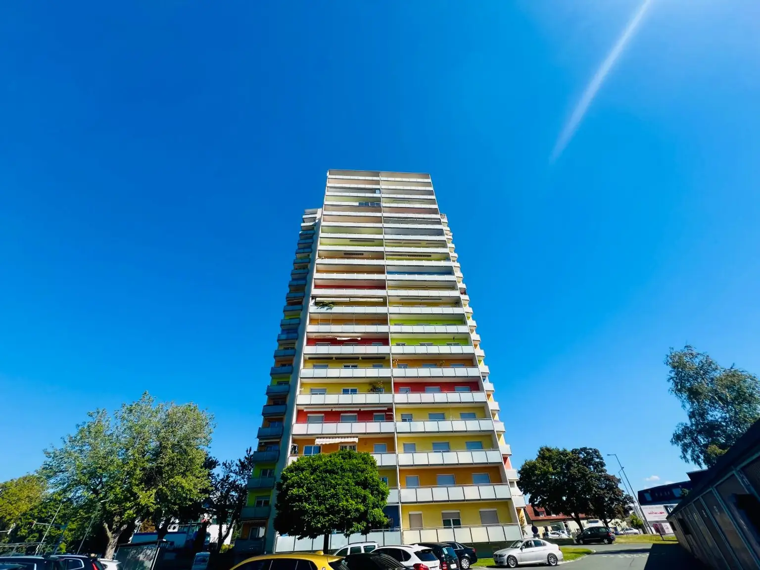 Charmante 3 Zimmer EG Wohnung mit 2 Loggien und Garage