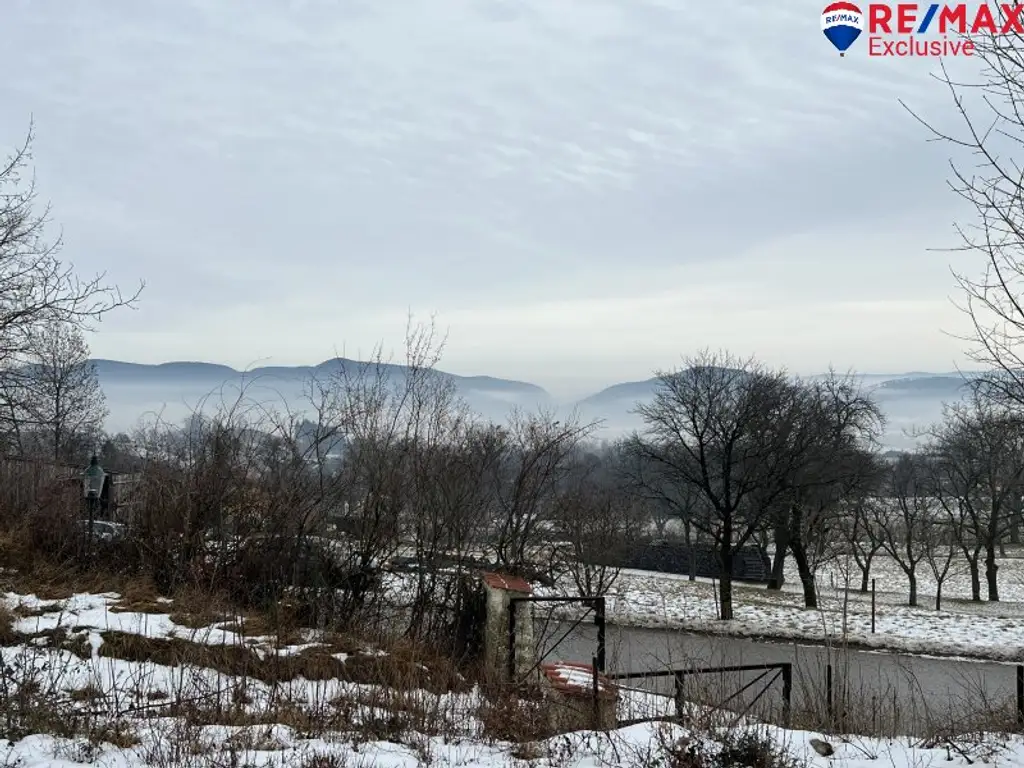 Der Hohen Wand und dem Schneeberg so nah! Sanierungsbedürftiges Einfamilienhaus mit Garten und Garage!