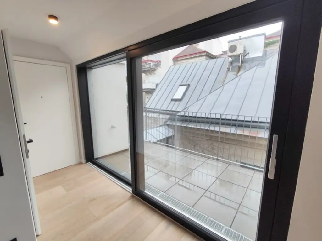 Krongasse! Erstbezug DG-Terrassenwohnung auf liebevoll neu saniertem Altbauhaus - Top16