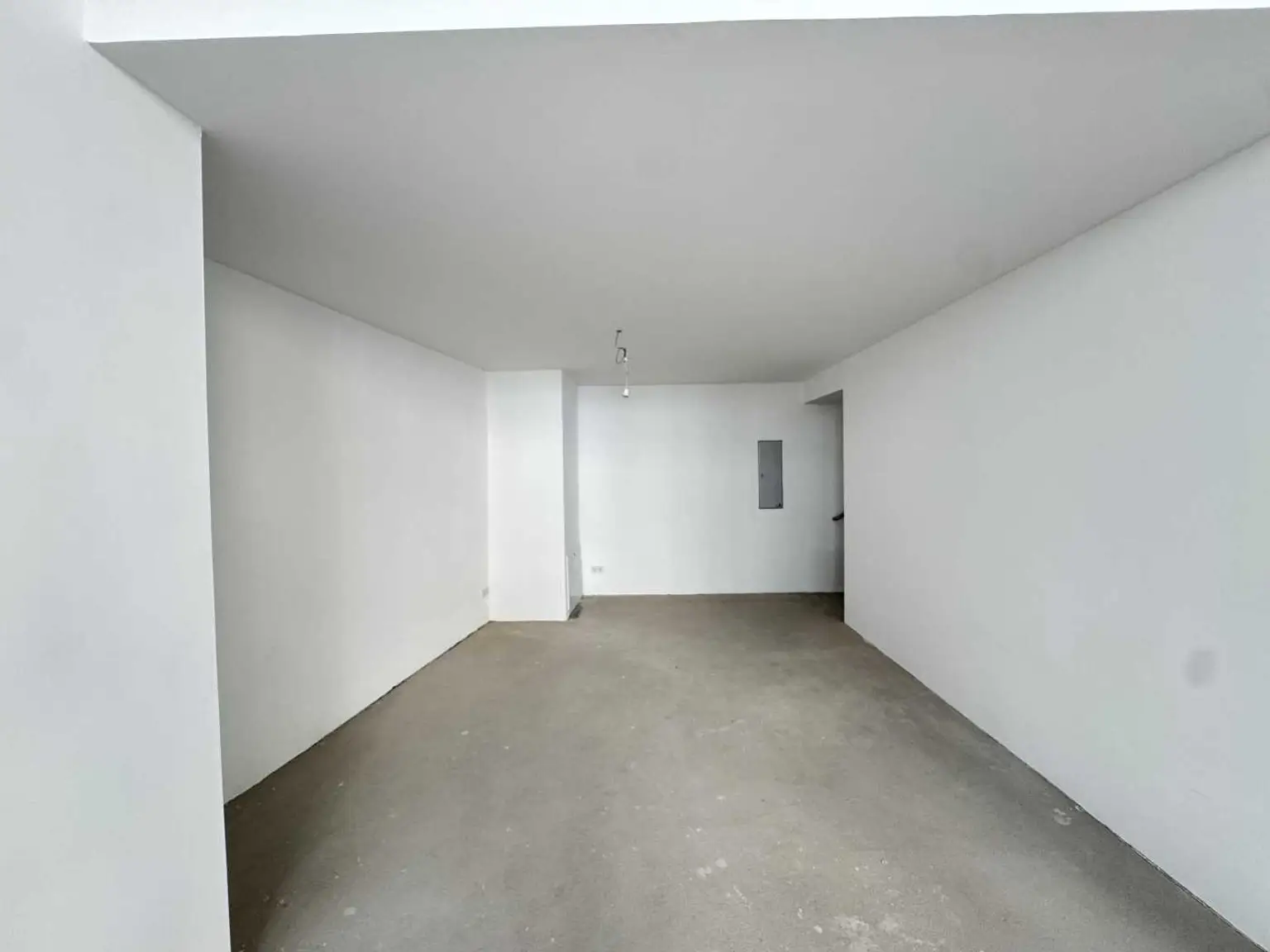 Moderne Geschäftsflächen im Edelrohbau zu mieten!