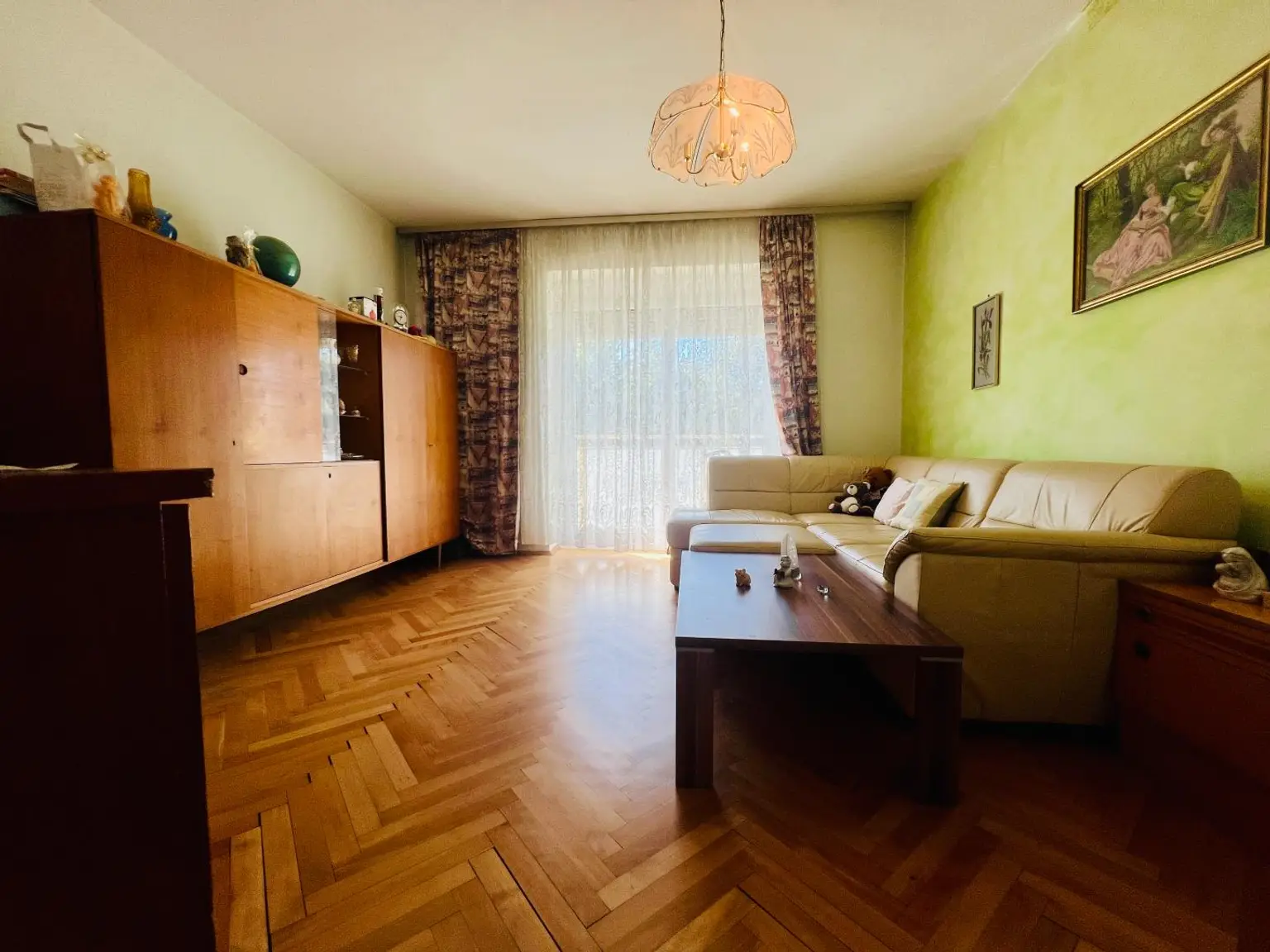 Charmante 3 Zimmer EG Wohnung mit 2 Loggien und Garage