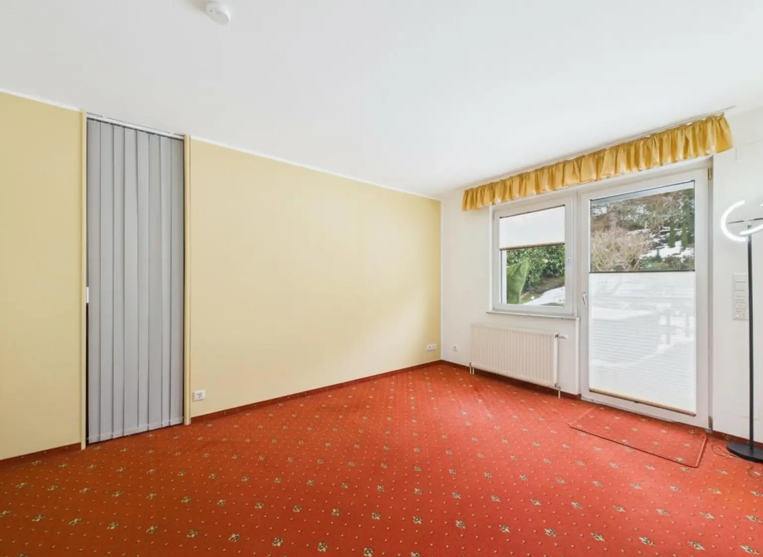 unmöbliertes Zimmer - Symbolbild KI