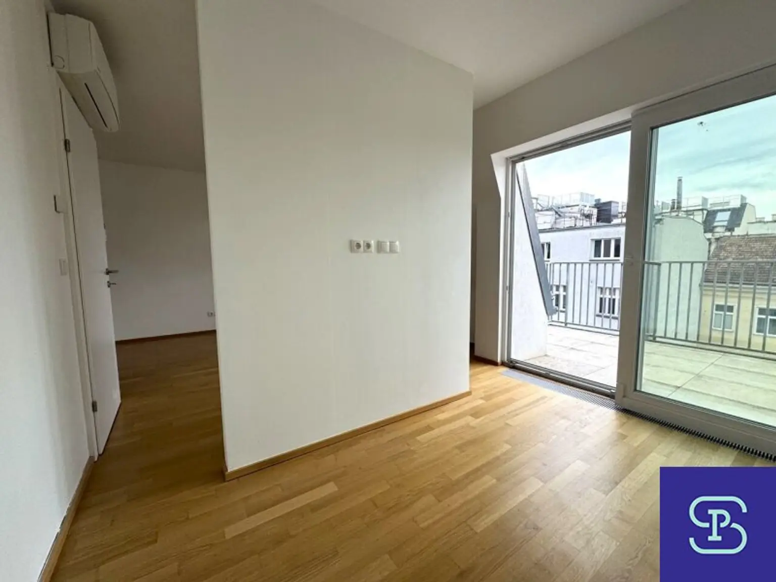 Provisionsfrei: Klimatisierte 35m² DG-Wohnung + 9m² Terrasse mit Einbauküche - 1100 Wien