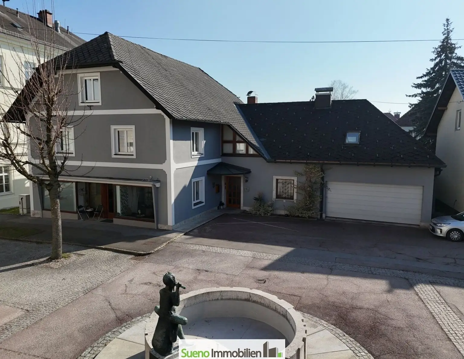 TOP Wohnhaus mit 2 (ev 3) Einheiten samt Pool, Garage und 1 Geschäftslokal