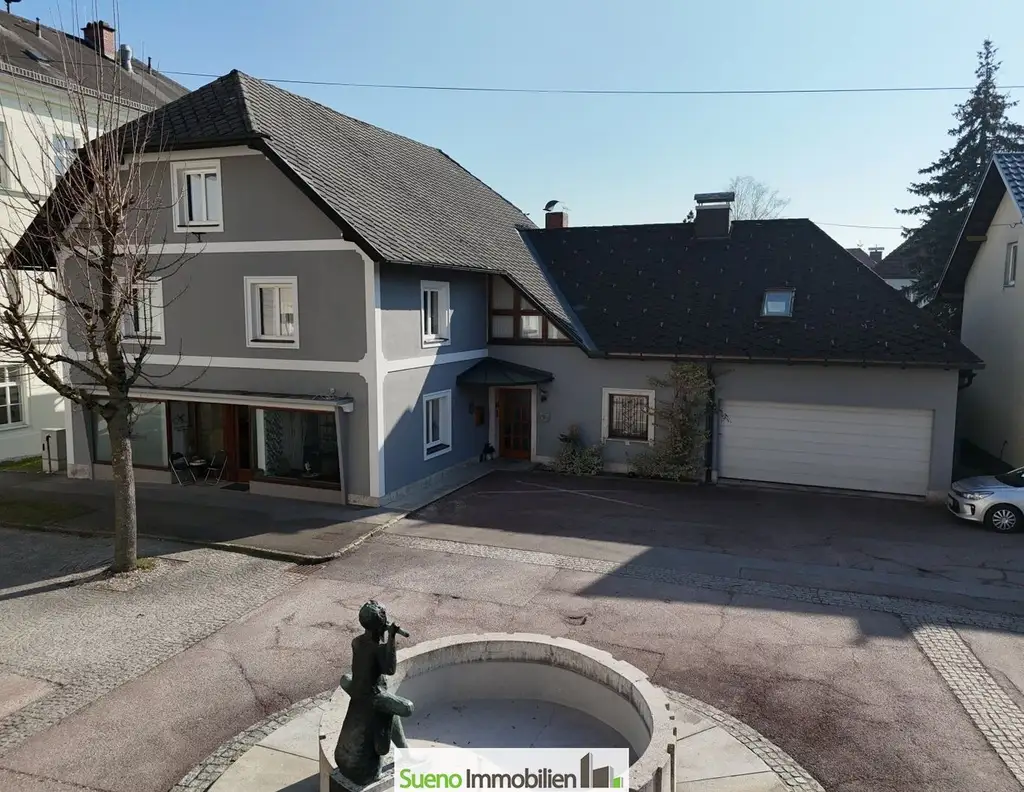 TOP Wohnhaus mit 2 (ev 3) Einheiten samt Pool, Garage und 1 Geschäftslokal