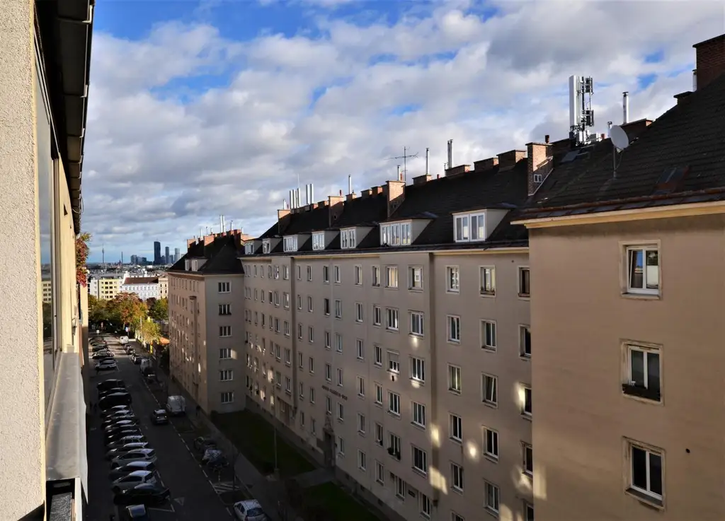 Helle Stadtwohnung mit Loggia – Wohnen im beliebten Fasanviertel