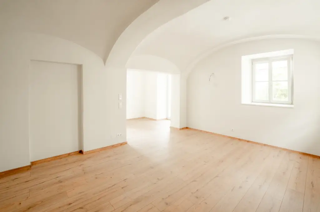 2-Zimmer Premium Mietwohnung mit großem Garten am Kreuzbergl