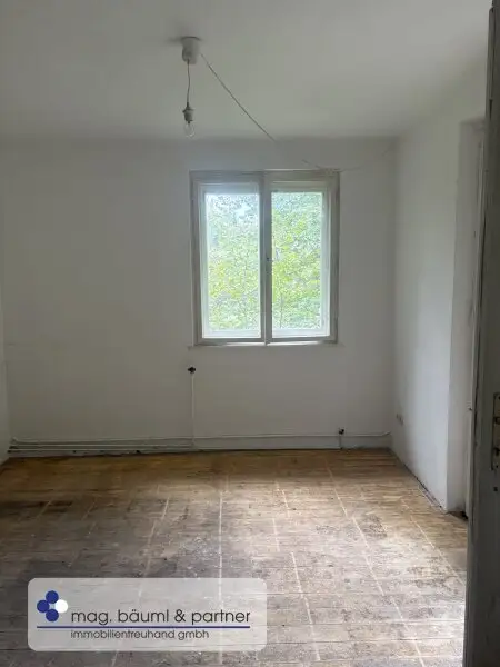 Alleinstehendes  Haus  in einer absolut ruhigen Sackgasse mit Blick auf die  THAYA