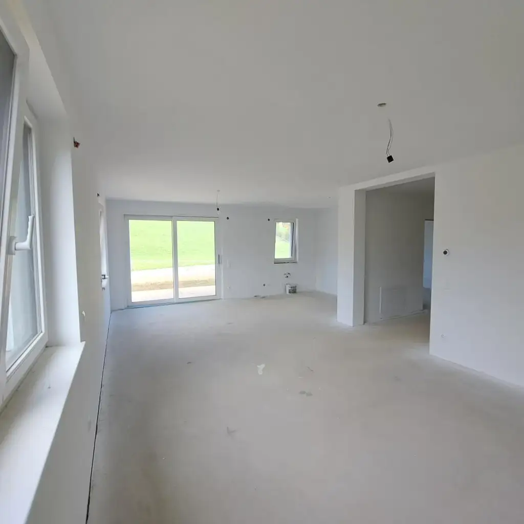 Neubau-Doppelhaus-Hälfte mit 4 Schlafzimmern!