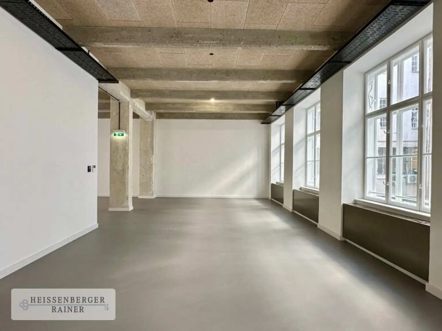 EIN ECHTES LOFT /// CAFE EUROPA /// ERSTBEZUG IN DER ZOLLERGASSE