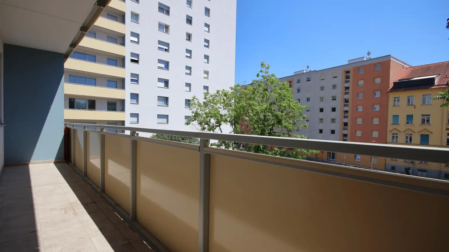 Großzügiger Südbalkon