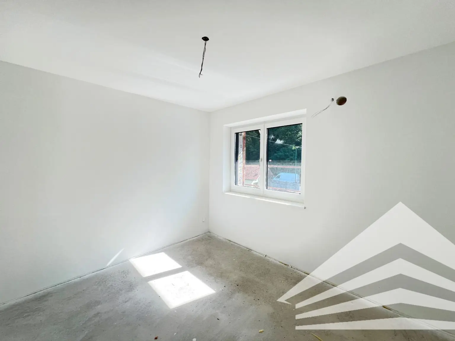 Lichtdurchflutete 3-Zimmer Wohnung mit großem Balkon in Puchenau!
