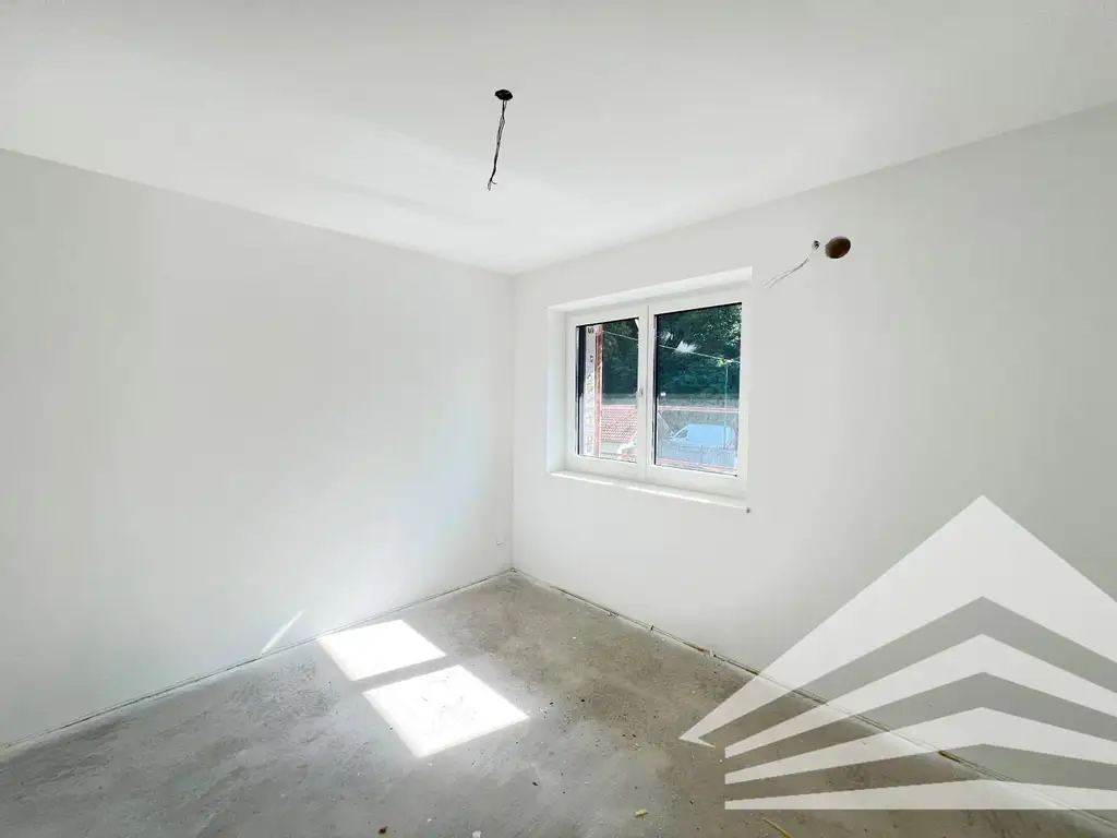 Lichtdurchflutete 3-Zimmer Wohnung mit großem Balkon in Puchenau!