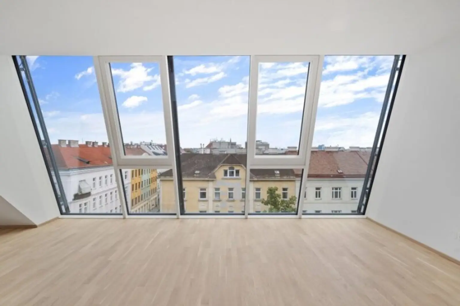 ERSTBEZUG ! Exklusives 148 m² Dachwohnung mit 3 Terrassen in generalsaniertem Gebäude (Top 21)