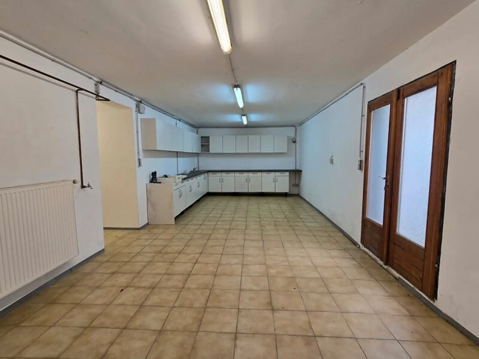 *** SEHR VIEL PLATZ *** PRIVAT + BERUFLICH *** RUHELAGE ***