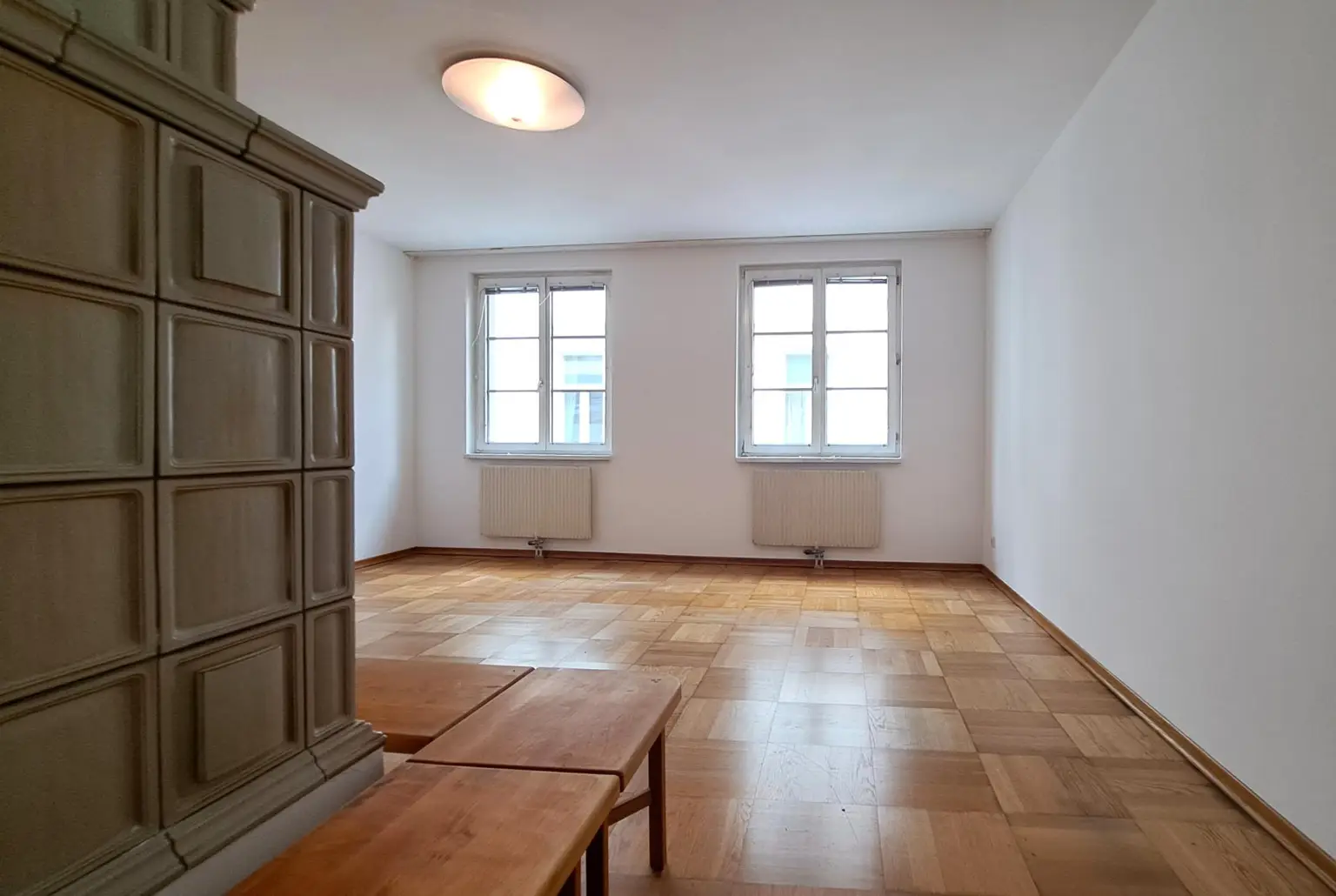 Wohnen mit Wiener Charme – gemütliche 2-Zimmer-Wohnung im Roten Hof, Garagenbox verfügbar