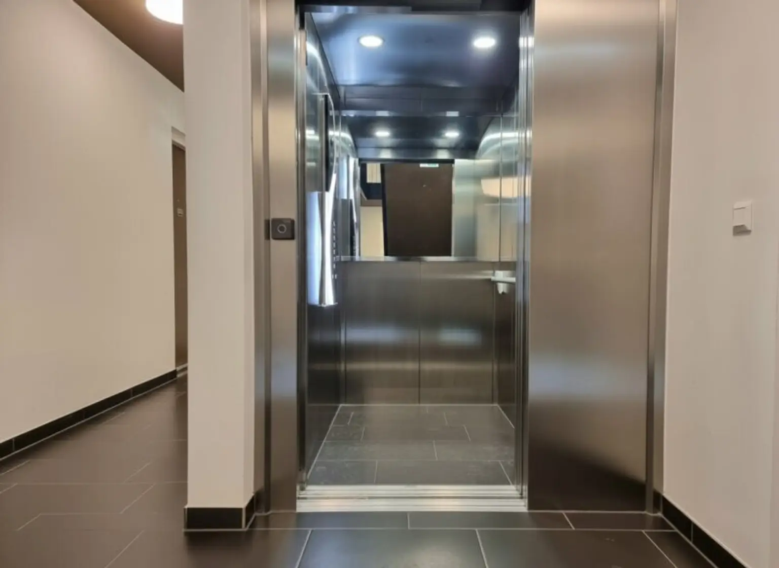 Treppenhaus / Lift