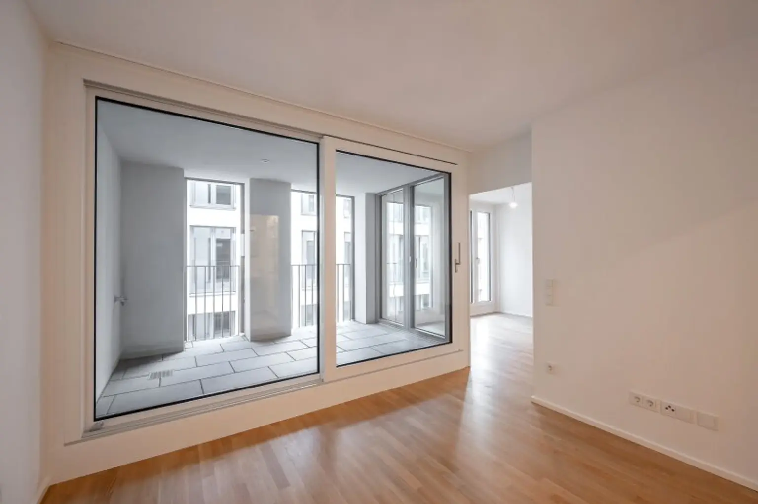 ++MOLLARD 50++ Stylish 2-room apartment right in the heart of the city (3/8)
