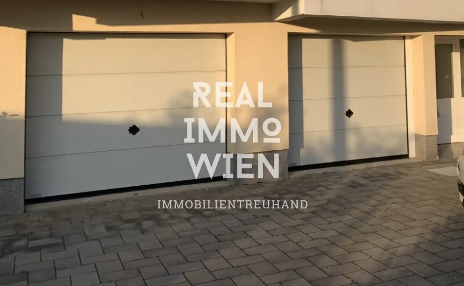 Exklusives Mehrfamilienhaus mit 4 modernen Wohneinheiten und Meerblick – zu verkaufen