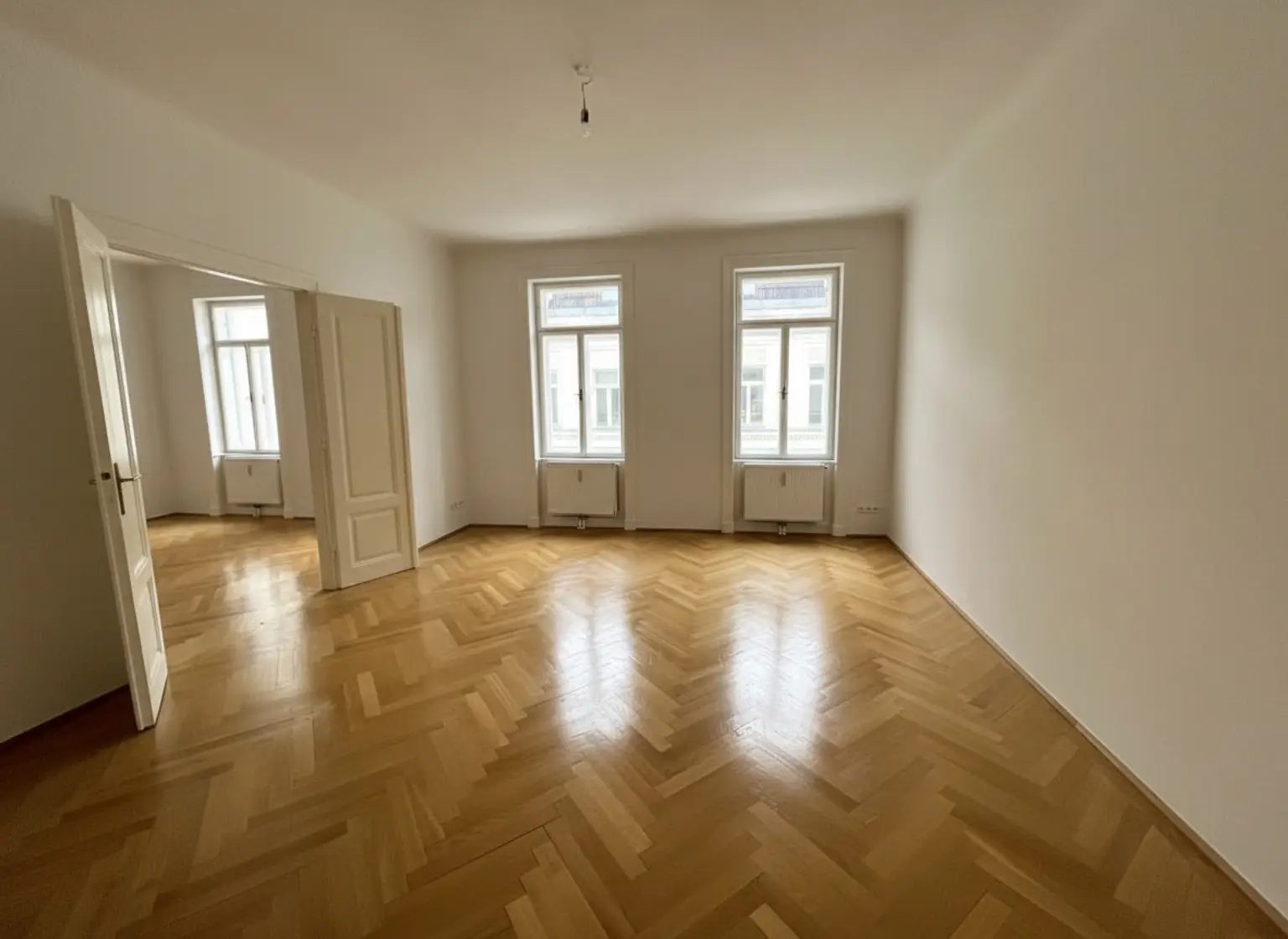 Unbefristet: Stilvolle, ruhige Stadtwohnung in zentraler Lage