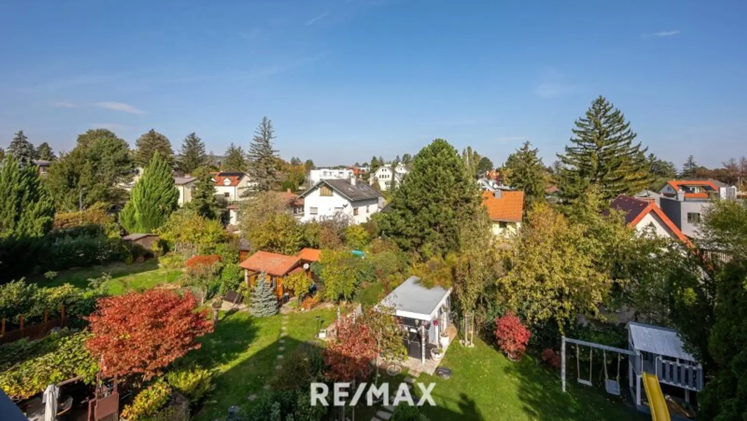 WOHNEN MIT STIL | KOMFORT | LUXUS UND SWIMMINGPOOL in Grünruhelage.