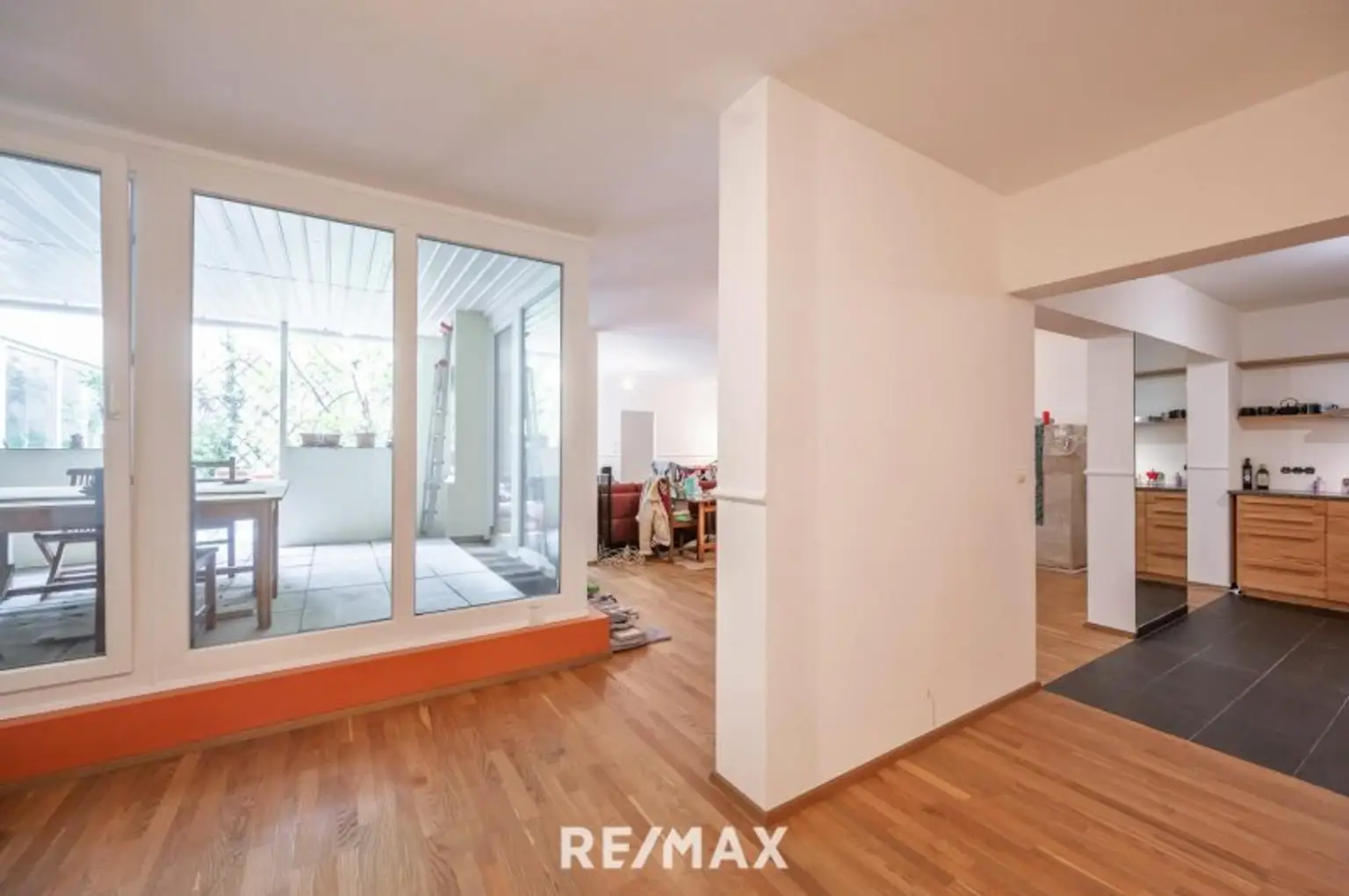 Traumhafte 6 - Zimmer - Wohnung / Büro mit grünem Innenhof in ruhiger sensationeller Lage in Hernals