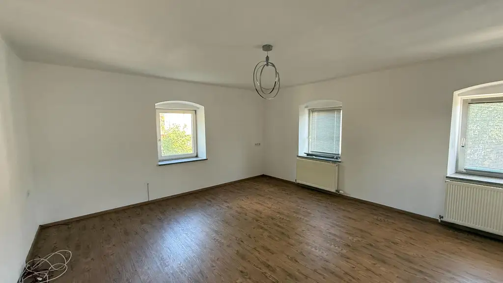 Zentrale 2-Zimmer-Wohnung mit Gartennutzung!