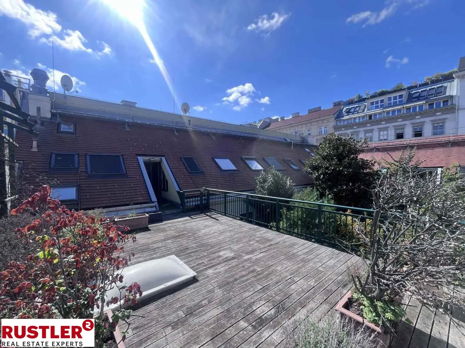 Einzigartiges Stadthaus im Herzen Mariahilfs | Dachterrasse | Garagenstellplatz vor der Haustüre