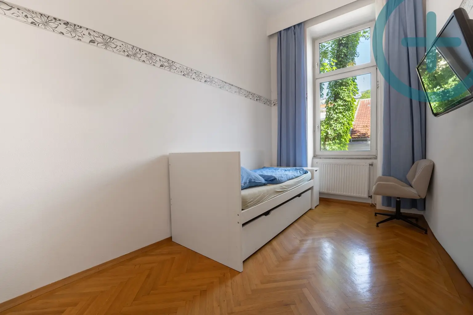 Schlafzimmer 1