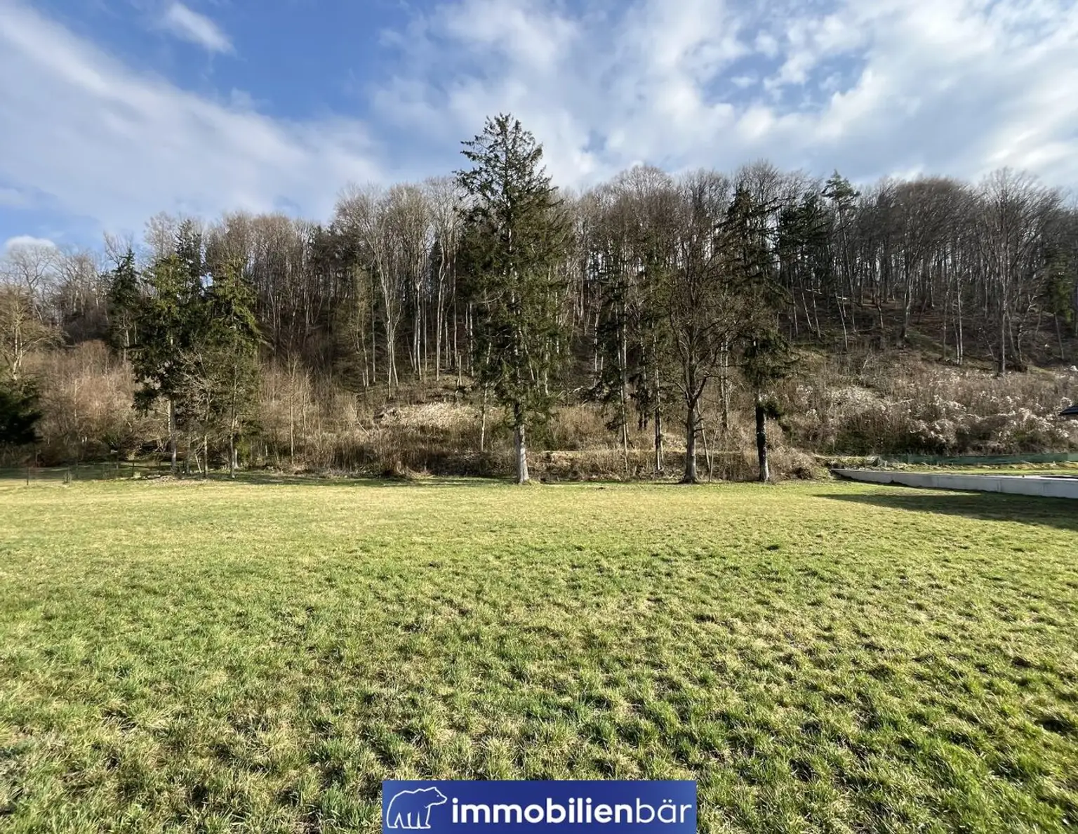 Ebenes Baugrundstück nur 20 km von Linz entfernt zu verkaufen