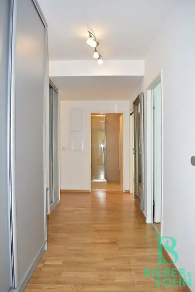 Hochwertige 4-Zimmer-Wohnung mit XL-Balkon, top Infrastruktur und Extras