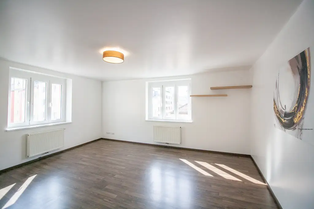 Helle 3,5-Zimmer-Praxis/Massagestudio nahe Hauptbahnhof – ideal für Psychotherapie/YOGA