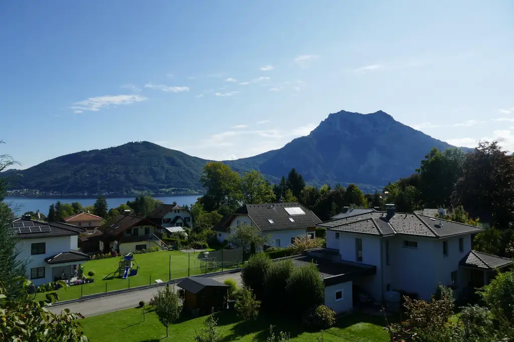 Geräumiges Mehrfamilienhaus mit Seeblick-in 2 Wohnungen teilbar