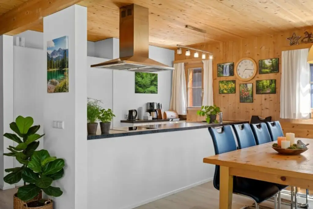 Traumhaftes Chalet mit Freizeitwohnsitz in Bartholomäberg: 6 Zimmer, Garten, Terrasse & viel Platz!