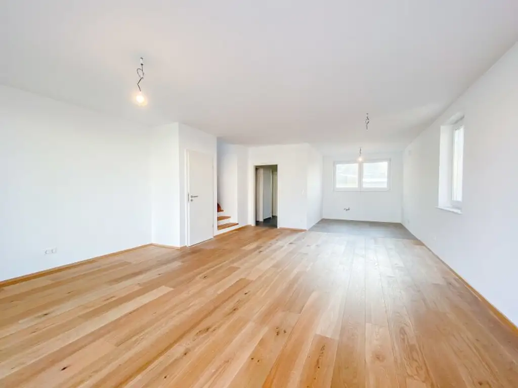 119 m2 Wohnfläche, 4 Zimmer, Doppelhaushälfte mit 93 m2 Garten in Mitterndorf, in ruhiger Wohnhausanlage!