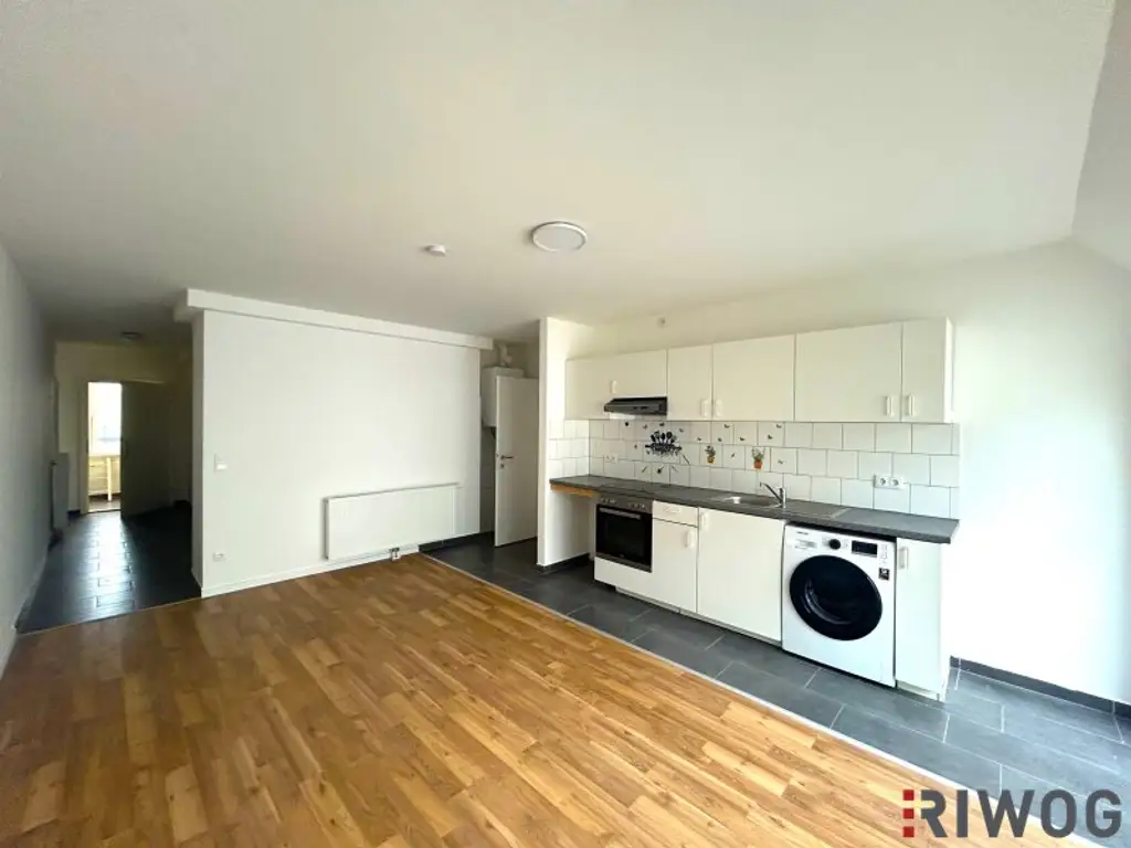 Balkonwohnung im Dachgeschoss - 3 Zimmer mit Wohnküche - Nähe Quellenstraße und Matzleinsdorfer Platz