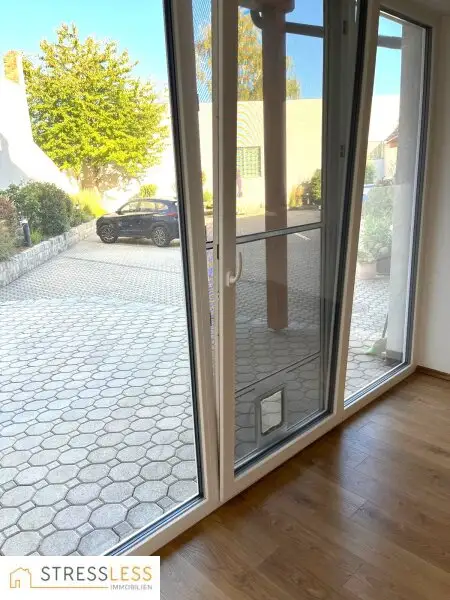 Top renovierte 2 Zimmer Mietwohnung - SOFORT beziehbar!   Miete bereits inkl. 2 PKW-Stellplätzen!