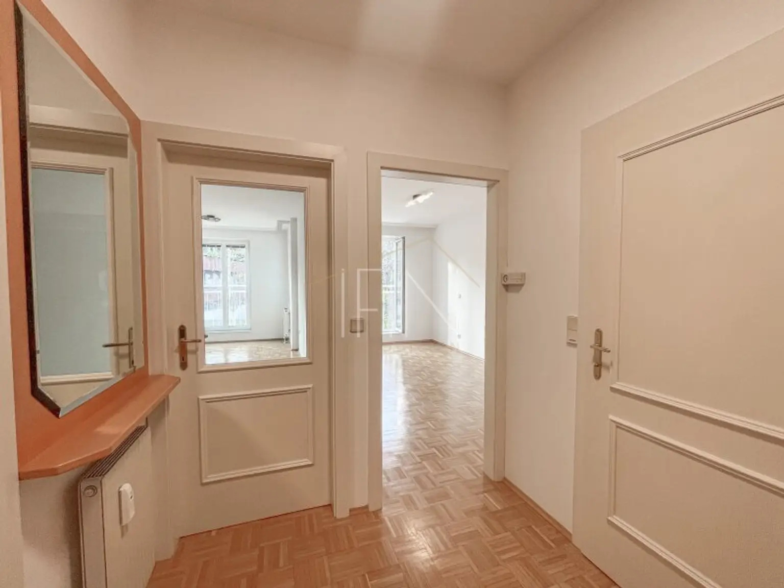 Schöne 2-Zimmer-Wohnung mit Garage in U-Bahn Nähe