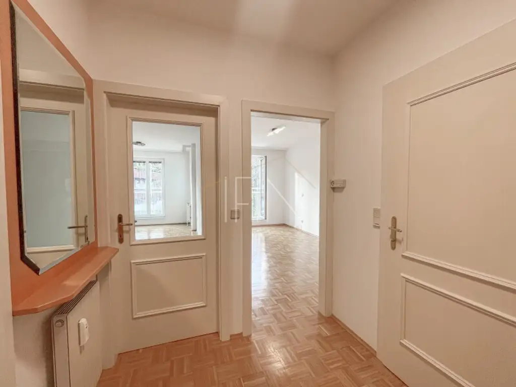 Schöne 2-Zimmer-Wohnung mit Garage in U-Bahn Nähe