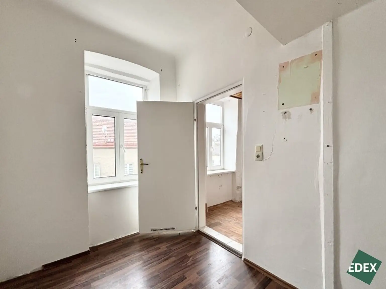 Sanierungsbedürftige 2-Zimmer-Altbauwohnung in guter Lage in Meidling