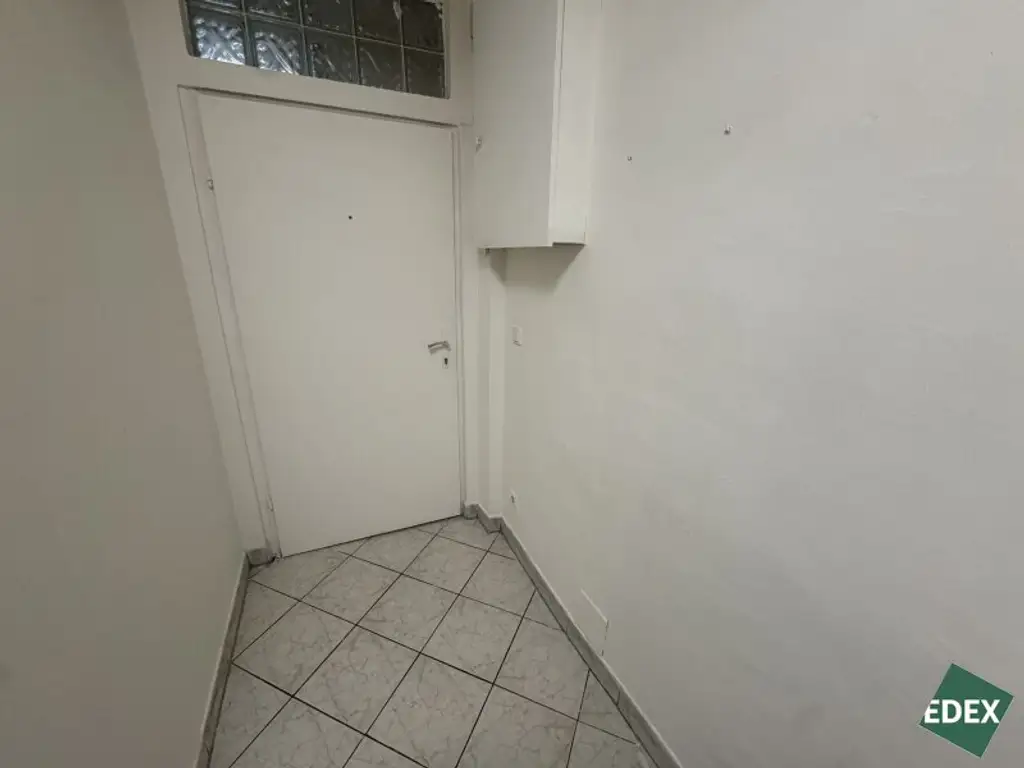 Sanierungsbedürftige 1-Zimmer-Altbauwohnung im EG nahe UKH Lorenz Böhler