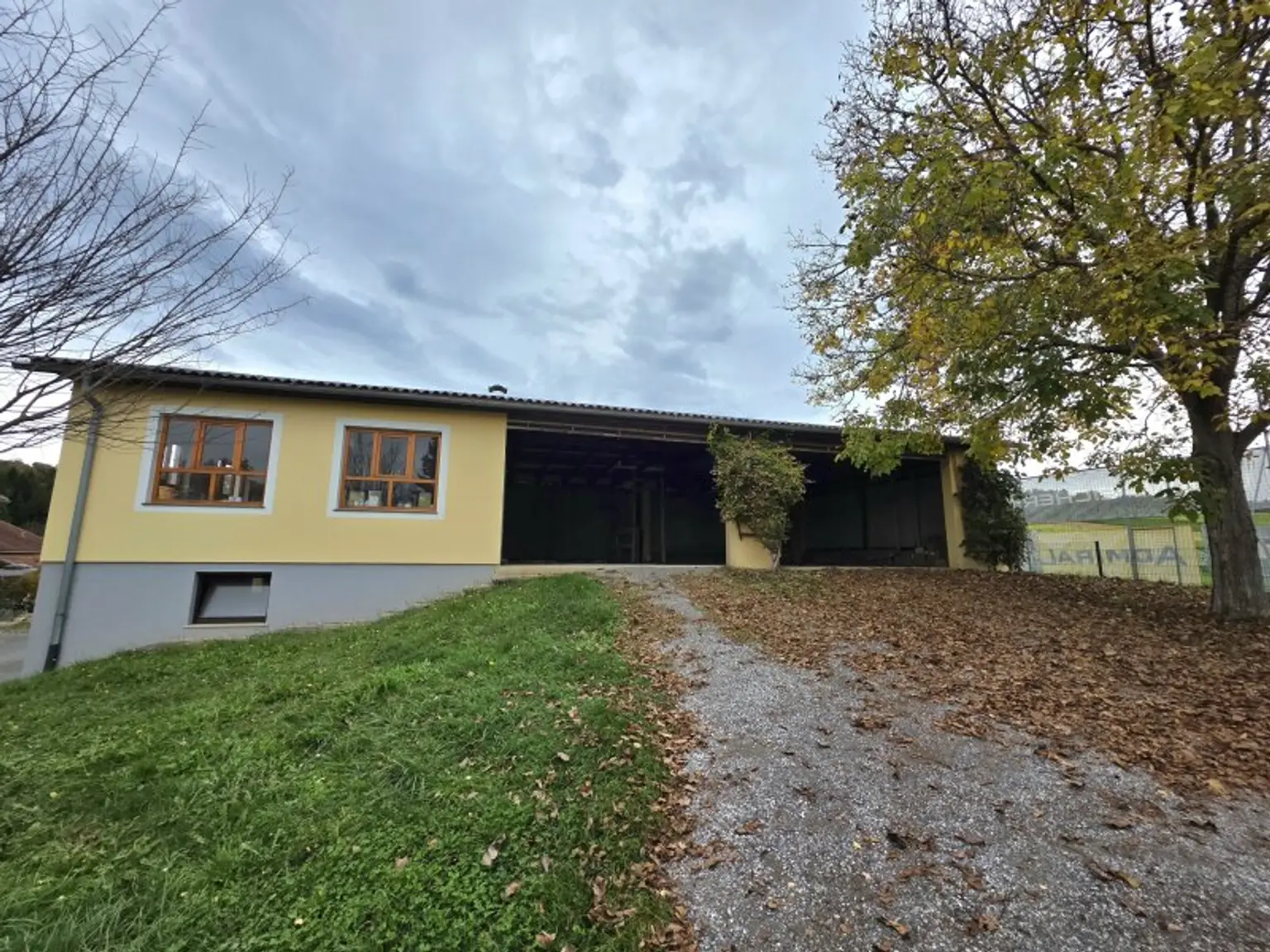 Geräumiges Familienhaus mit großem Grundstück!