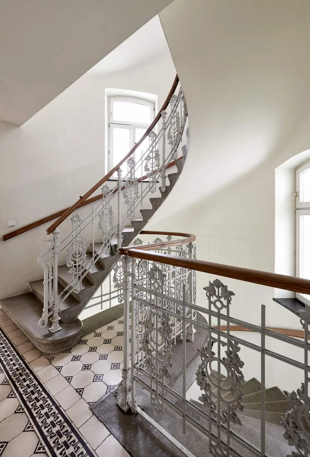 2-Zimmer-Altbau mit Stil – frisch renoviert & bezugsfertig
